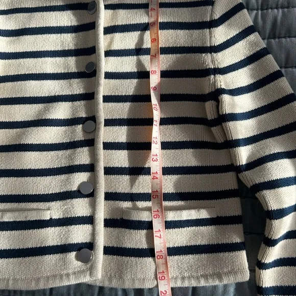 Theory Classic Cream and Blue Knit Cardigan - Picture 6 of 13